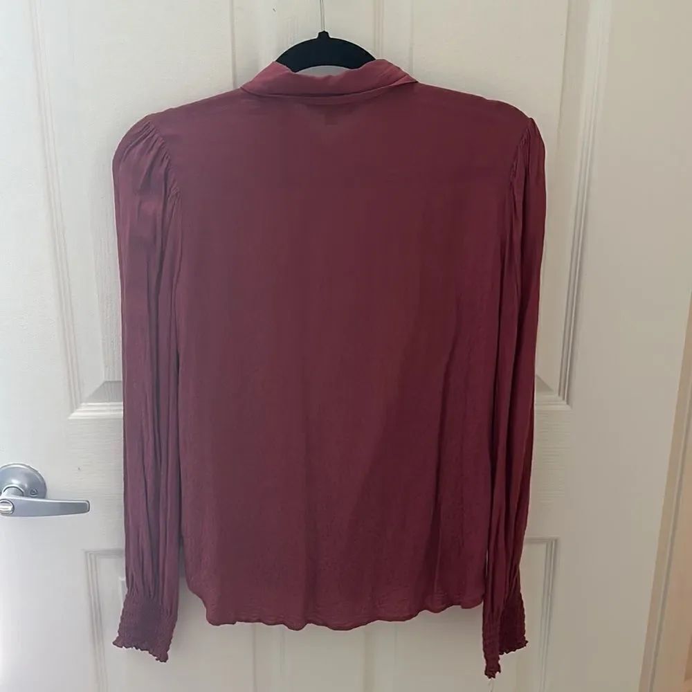 Long Sleeve Button Up Express Blouse - Picture 3 of 4
